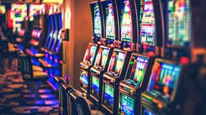 Bàn Casino trực tuyến live baccarat và blackjack tại f66